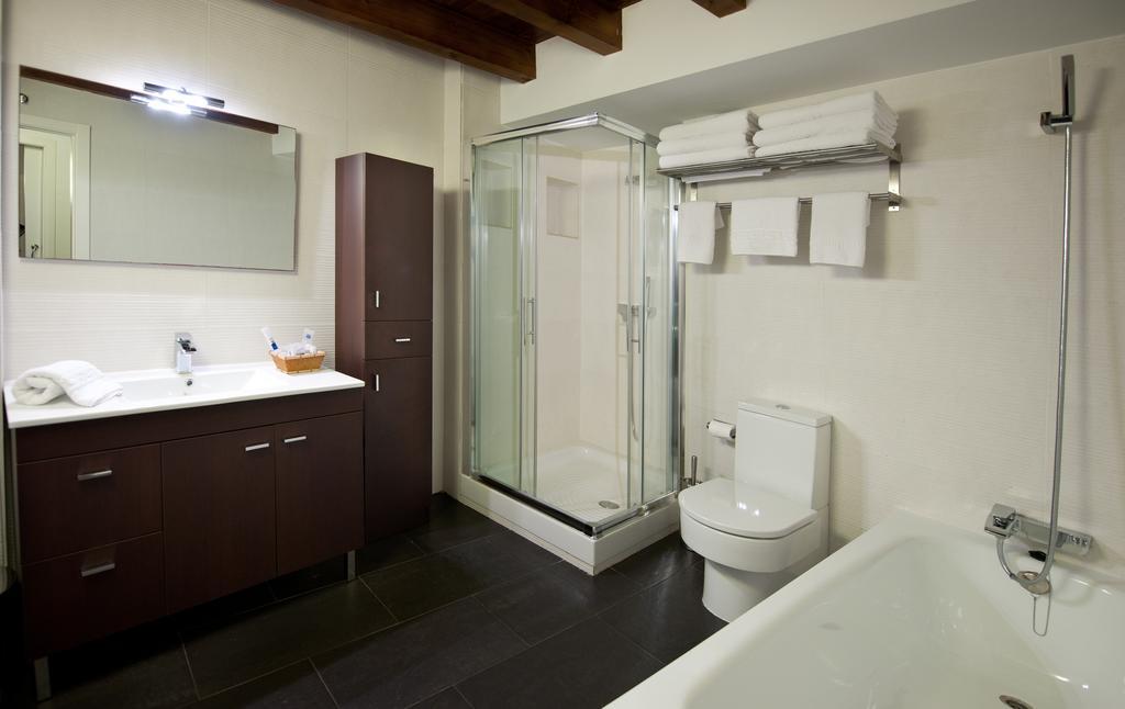 Apartamentos Abad Toledo Phòng bức ảnh