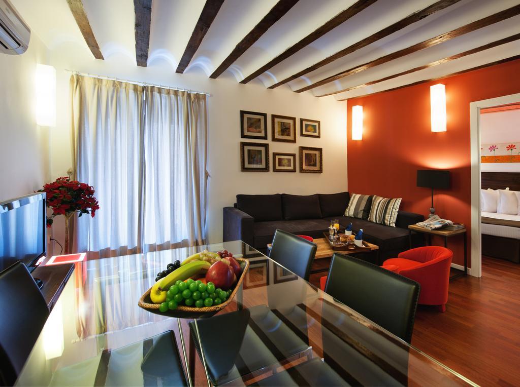 Apartamentos Abad Toledo Phòng bức ảnh